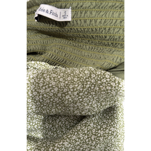 Abercrombie & Fitch Sz S Green Ditsy Floral Cropped Blouse Smocked Back Boho - Picture 6 of 8